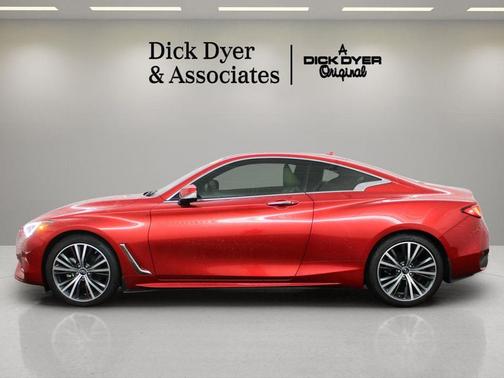 2022 INFINITI Q60 LUXE