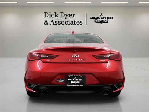 2022 INFINITI Q60 LUXE