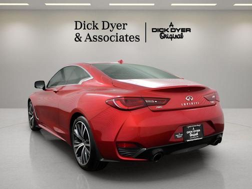 2022 INFINITI Q60 LUXE