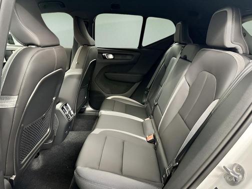 2024 Volvo XC40 Recharge Pure Electric Core