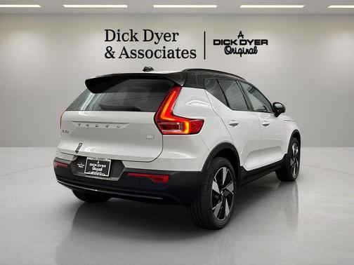 2024 Volvo XC40 Recharge Pure Electric Core