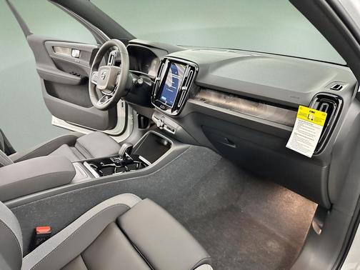 2024 Volvo XC40 Recharge Pure Electric Core