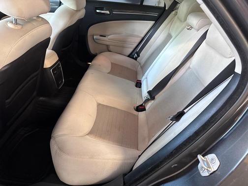 2019 Chrysler 300 Touring