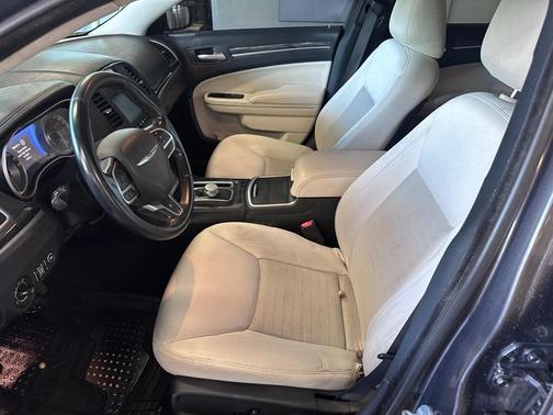 2019 Chrysler 300 Touring
