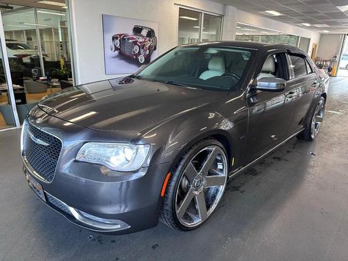 2019 Chrysler 300 Touring