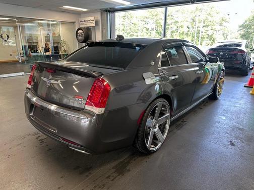 2019 Chrysler 300 Touring