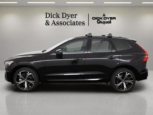 2024 Volvo XC60 Recharge Plug-In Hybrid T8 Ultimate Dark Theme