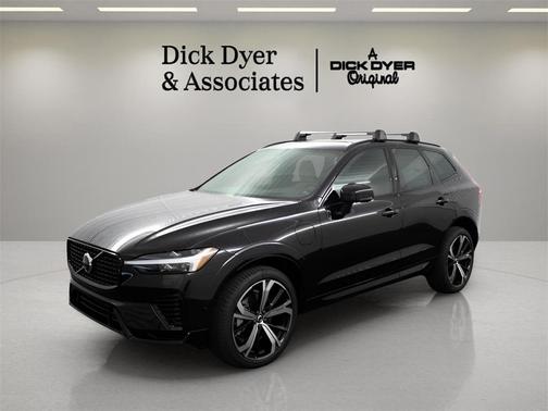 2024 Volvo XC60 Recharge Plug-In Hybrid T8 Ultimate Dark Theme