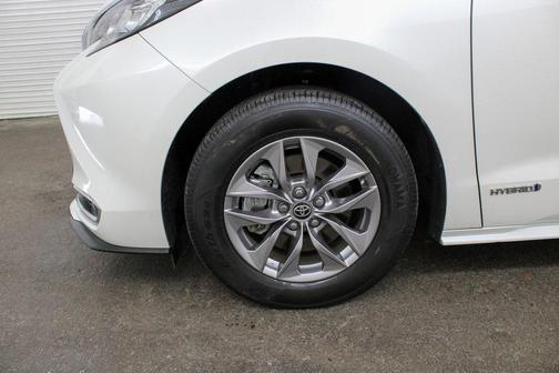 2021 Toyota Sienna XLE