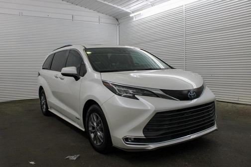 2021 Toyota Sienna XLE