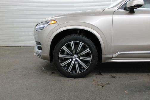 Bright 2023 Volvo XC90 B5 Plus