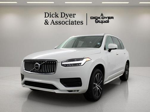 2020 Volvo XC90 T5 Momentum 7 Passenger