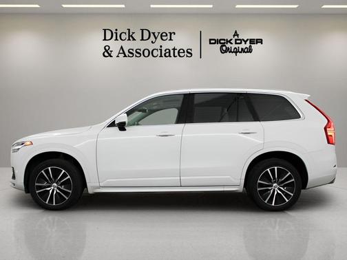 2020 Volvo XC90 T5 Momentum 7 Passenger