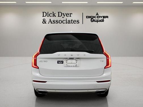 2020 Volvo XC90 T5 Momentum 7 Passenger