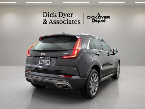 Black Metallic 2019 Cadillac XT4 Premium Luxury