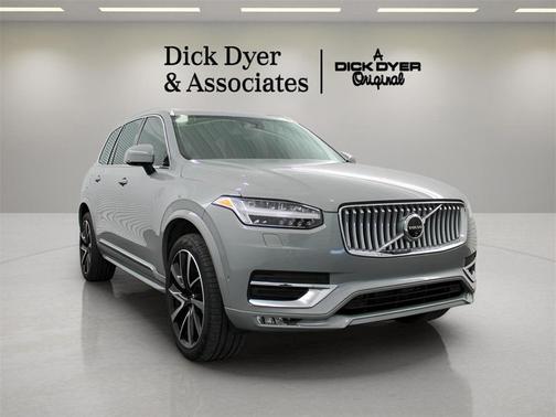 2025 Volvo XC90 B5 Plus