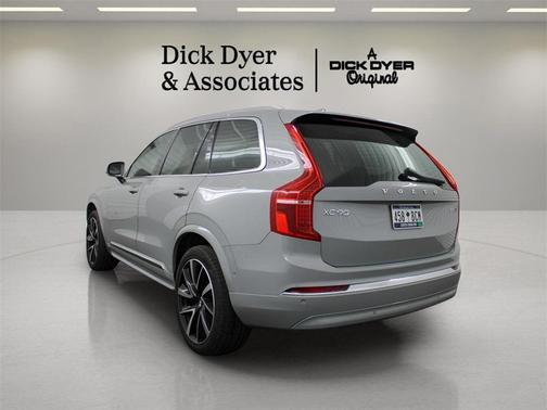 2025 Volvo XC90 B5 Plus