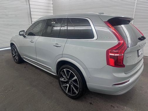 2025 Volvo XC90 B5 Plus