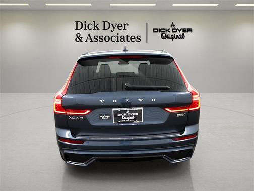 2025 Volvo XC60 B5 Ultra