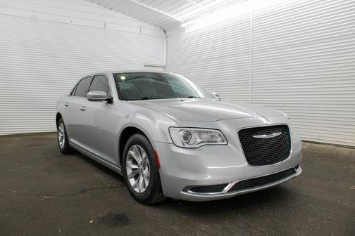 2020 Chrysler 300 Touring