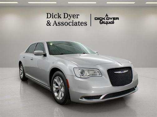 2020 Chrysler 300 Touring
