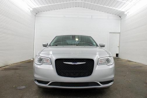 2020 Chrysler 300 Touring