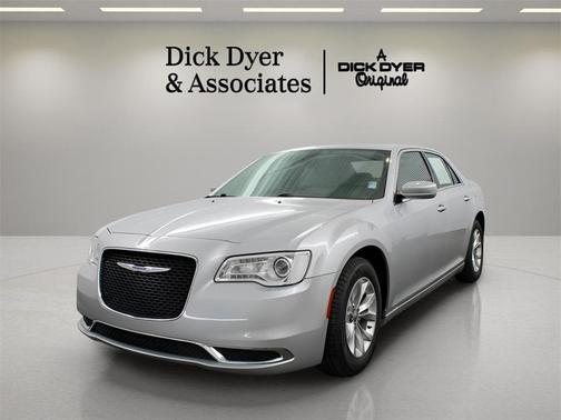 2020 Chrysler 300 Touring