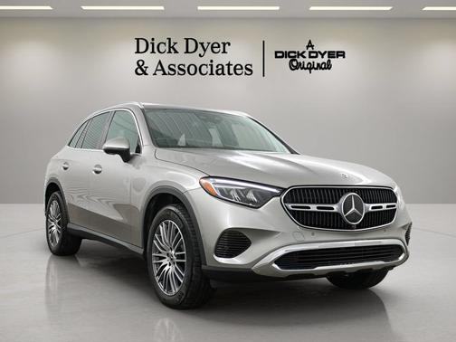 Mojave Silver Metallic 2024 Mercedes-Benz GLC 300 4MATIC