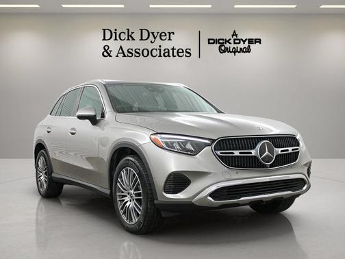 Mojave Silver Metallic 2024 Mercedes-Benz GLC 300 4MATIC