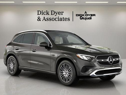 Graphite Grey Metallic 2026 Mercedes-Benz GLC 300 Base