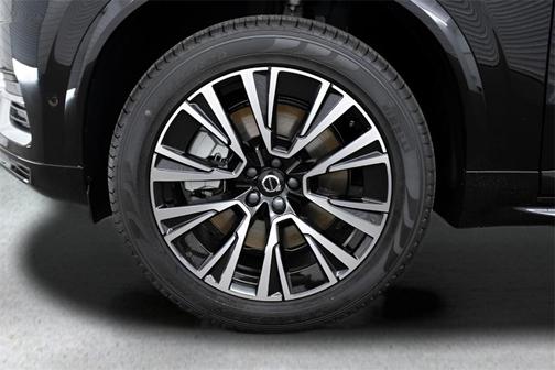2025 Volvo XC90 Plug-In Hybrid T8 Plus 7-Seater