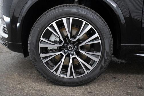 2025 Volvo XC90 Plug-In Hybrid T8 Plus 7-Seater