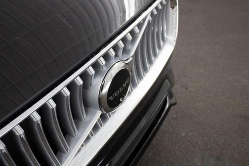 2025 Volvo XC90 Plug-In Hybrid T8 Plus 7-Seater