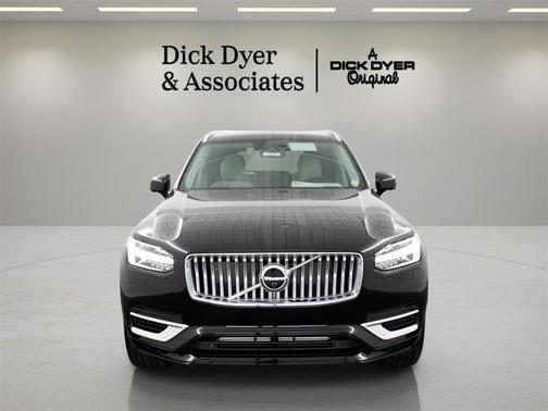 2025 Volvo XC90 Plug-In Hybrid T8 Plus 7-Seater