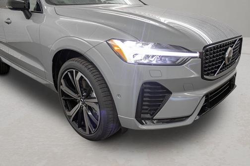 2025 Volvo XC60 B5 Ultra