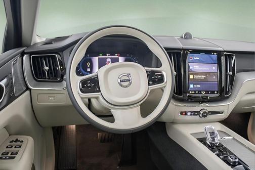 2025 Volvo XC60 B5 Ultra