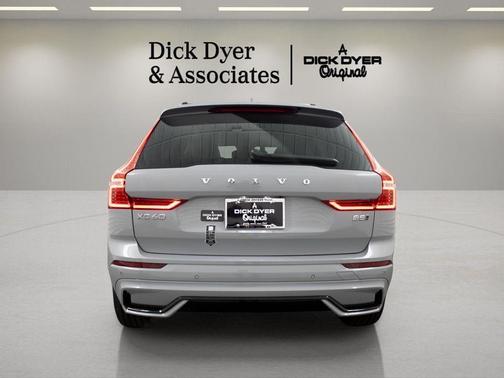 2025 Volvo XC60 B5 Ultra