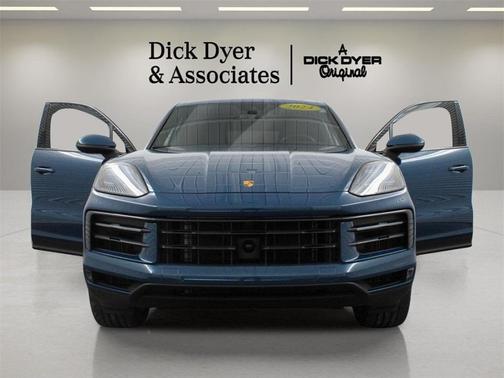 2024 Porsche Cayenne Base