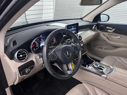 2018 Mercedes-Benz GLC 300 Base