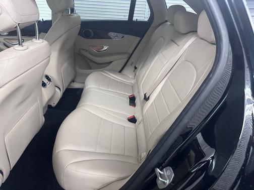 2018 Mercedes-Benz GLC 300 Base