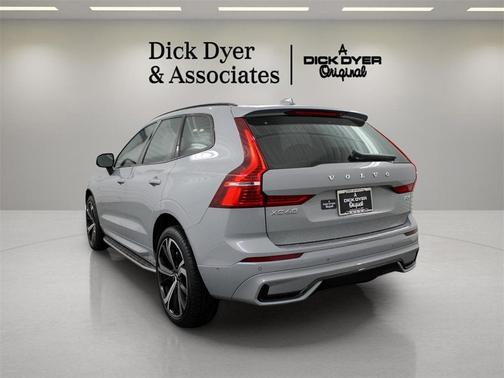 2025 Volvo XC60 Plug-In Hybrid T8 Ultra