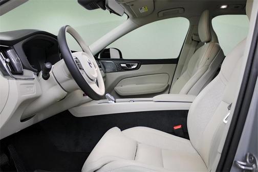 2025 Volvo XC60 Plug-In Hybrid T8 Ultra