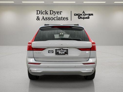 2023 Volvo XC60 Recharge Plug-In Hybrid T8 Ultimate Bright Theme