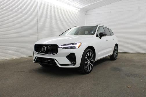 2025 Volvo XC60 B5 Ultra
