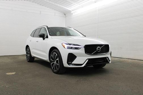 2025 Volvo XC60 B5 Ultra