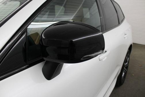 2025 Volvo XC60 B5 Ultra