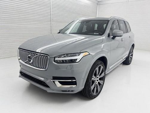 2025 Volvo XC90 B6 Plus 7-Seater