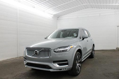 2025 Volvo XC90 B6 Plus 7-Seater