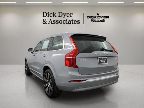 2025 Volvo XC90 B6 Plus 7-Seater