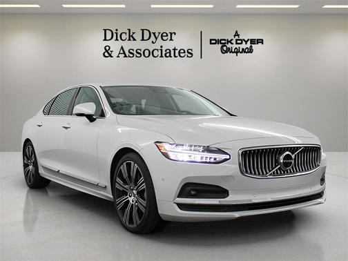 2022 Volvo S90 B6 Inscription